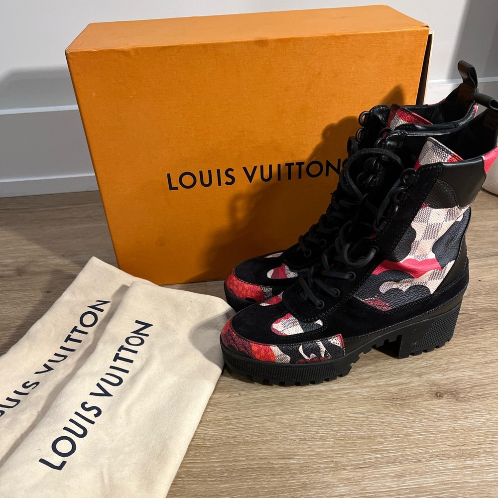 LOUIS VUITTON Damier Azur Overcloud Desert Boots